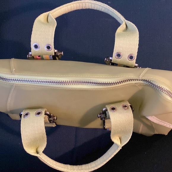 Franco Sarto line color Smoothie Style purse barely used. No rips or tares - Picture 8 of 8